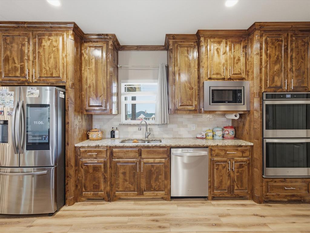 1032 Justin Drive Springtown, TX 76082 - Photo 11 of 40