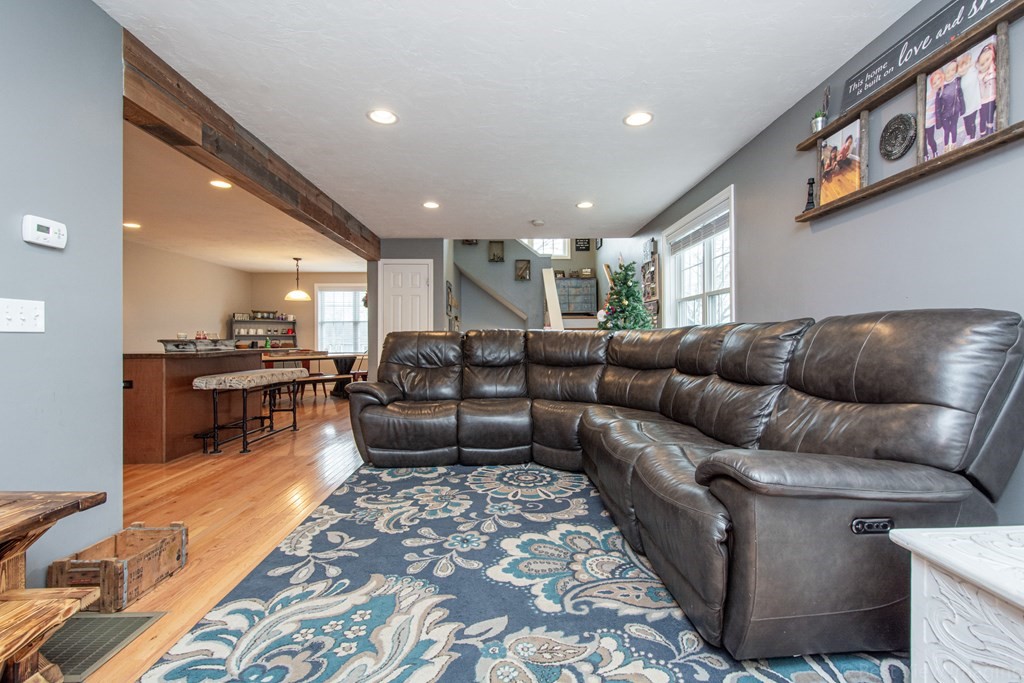 52 Eureka Street Worcester, MA 01603 - Photo 6 of 27