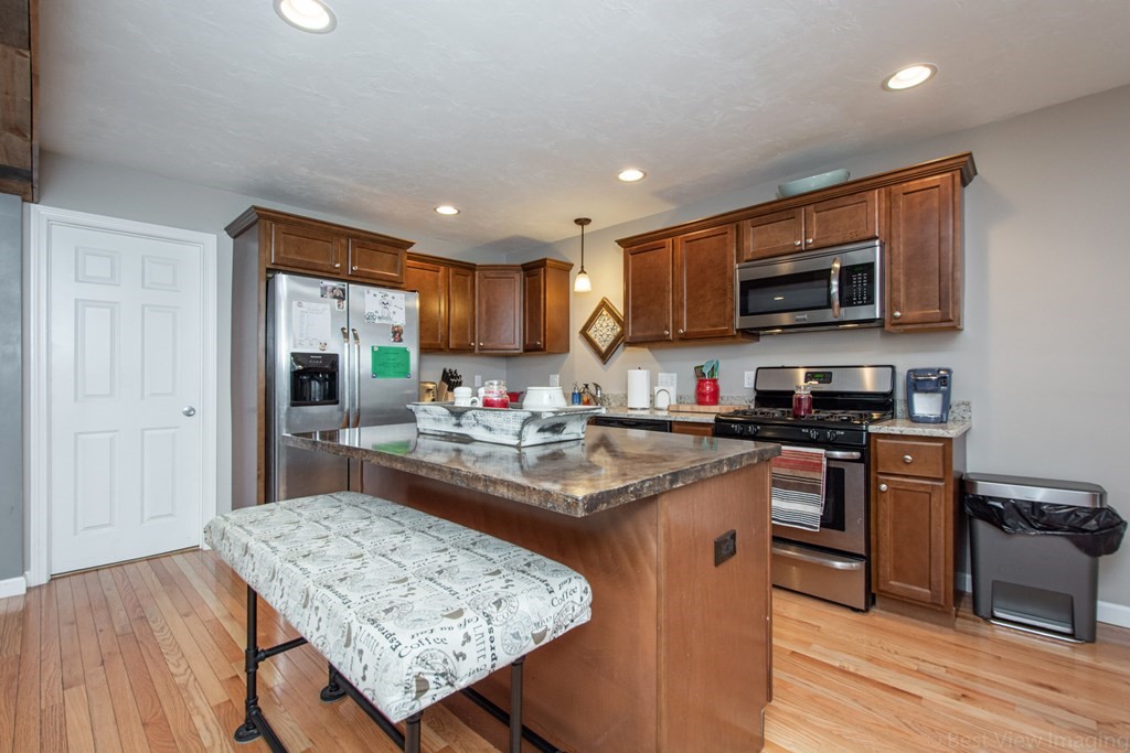 52 Eureka Street Worcester, MA 01603 - Photo 9 of 27