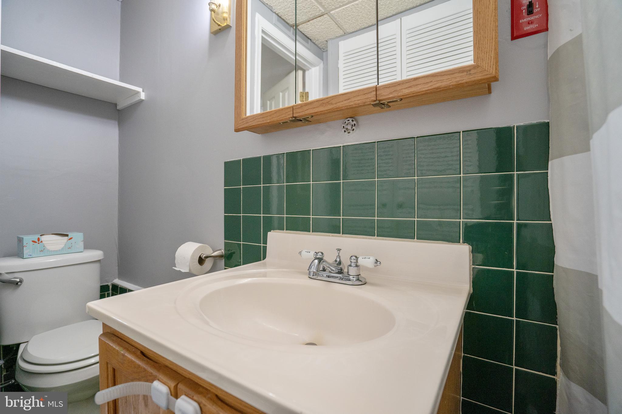 1241 Seven Oaks Road Baltimore, MD 21227 - Photo 12 of 40 Gallery Image 12