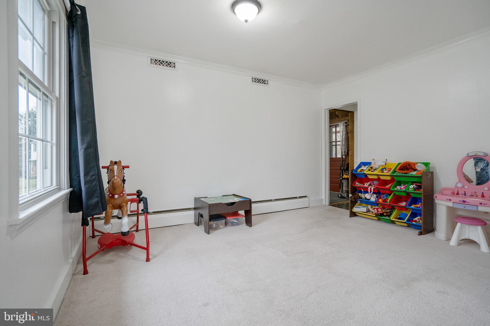 1241 Seven Oaks Road Baltimore, MD 21227 - Photo 13 of 40 Gallery Image 13