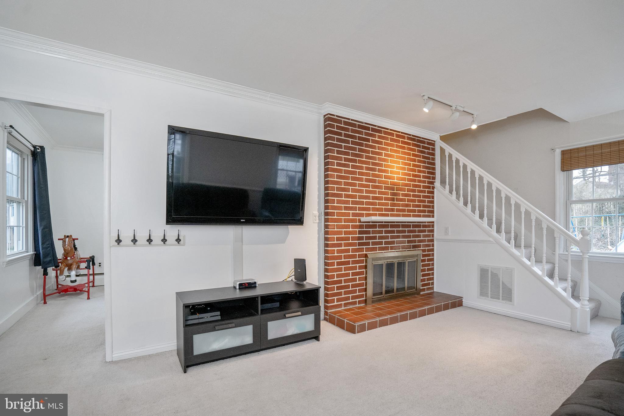 1241 Seven Oaks Road Baltimore, MD 21227 - Photo 15 of 40 Gallery Image 15