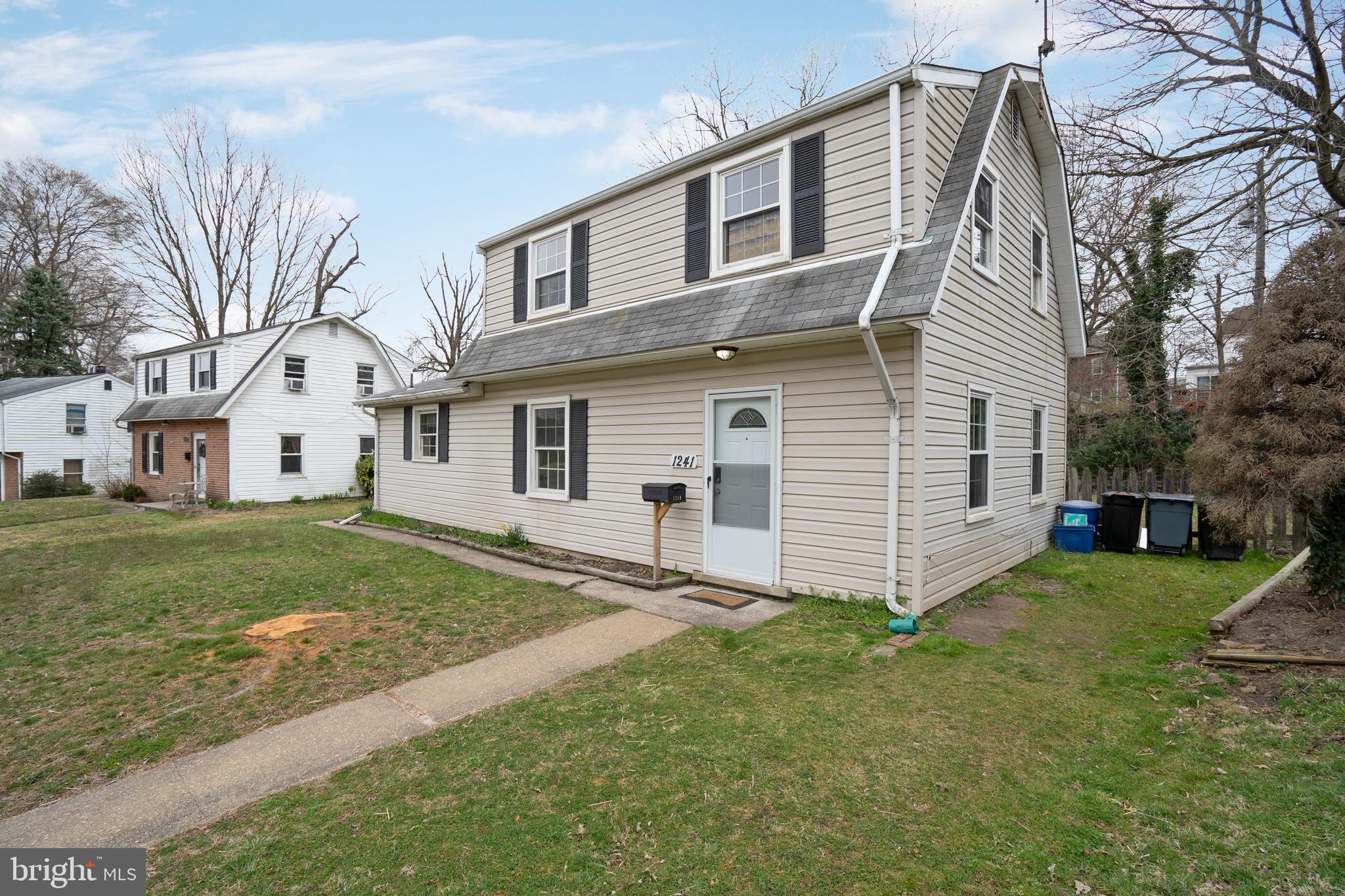 1241 Seven Oaks Road Baltimore, MD 21227 - Photo 3 of 40 Gallery Image 3
