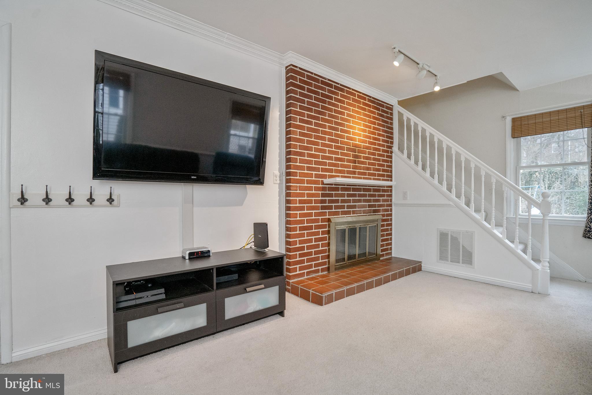 1241 Seven Oaks Road Baltimore, MD 21227 - Photo 21 of 40 Gallery Image 21