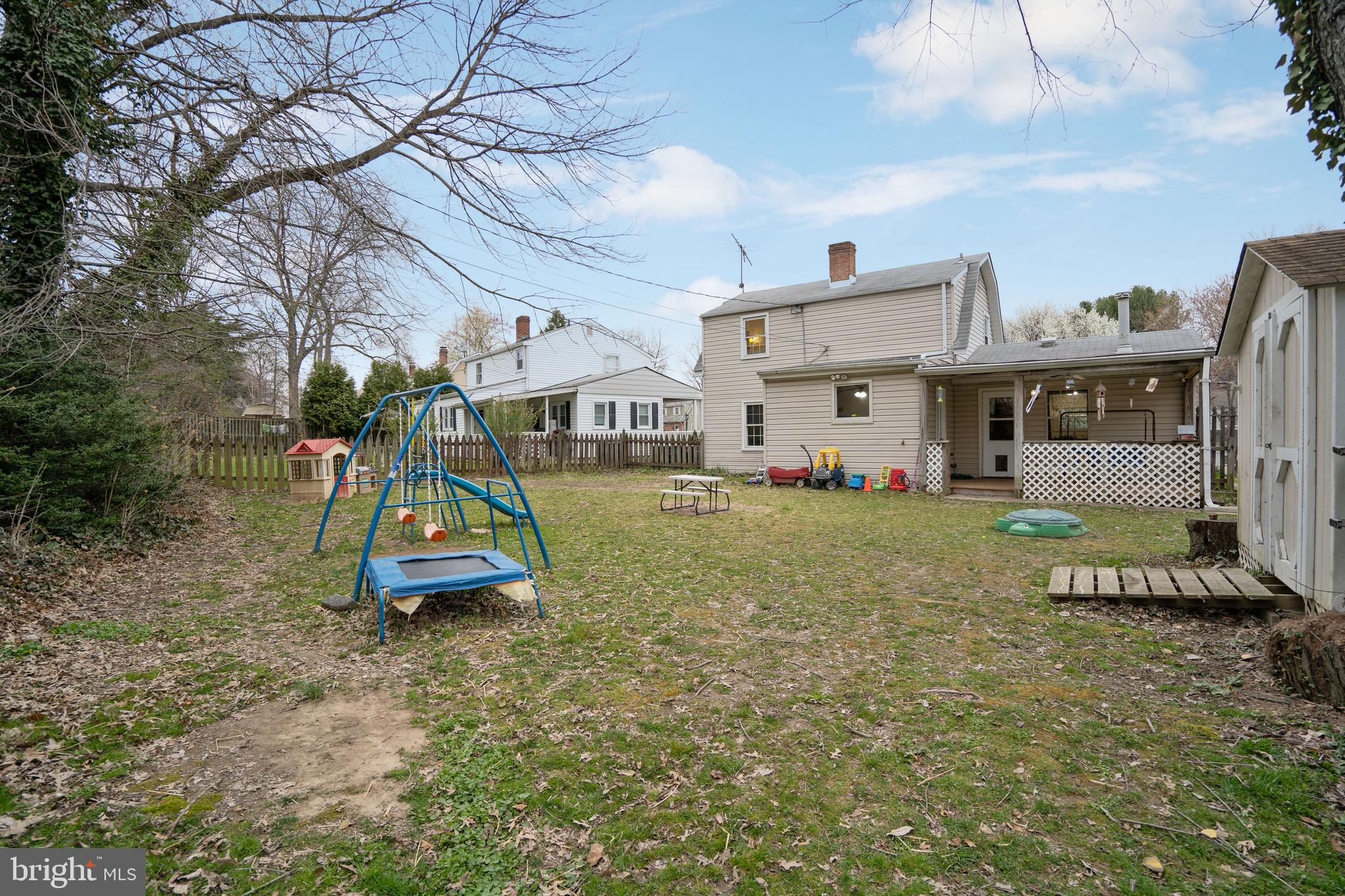 1241 Seven Oaks Road Baltimore, MD 21227 - Photo 38 of 40 Gallery Image 38