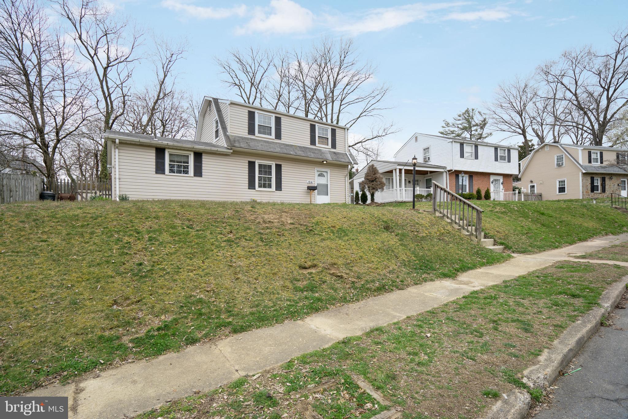 1241 Seven Oaks Road Baltimore, MD 21227 - Photo 5 of 40 Gallery Image 5
