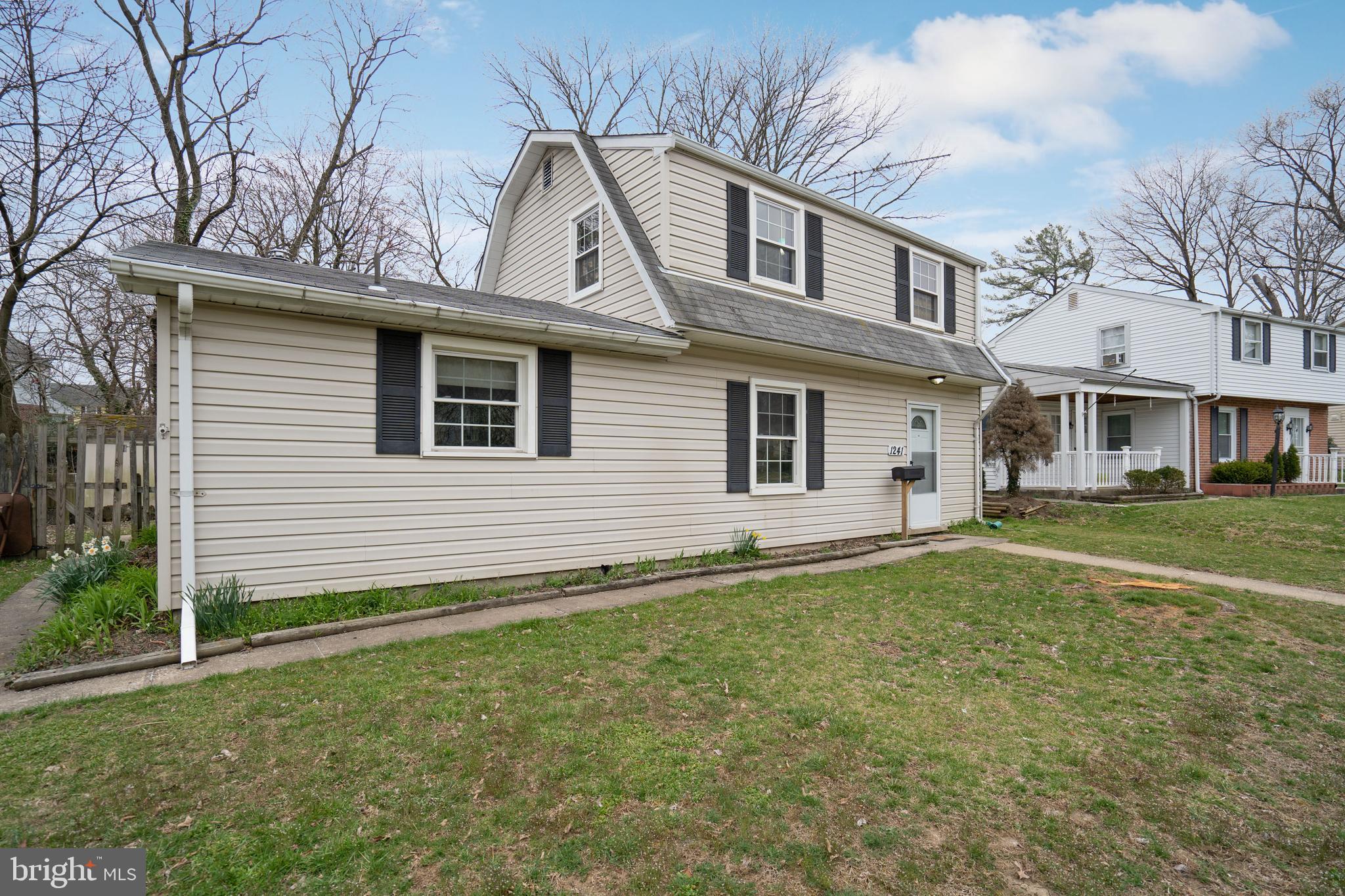 1241 Seven Oaks Road Baltimore, MD 21227 - Photo 6 of 40 Gallery Image 6