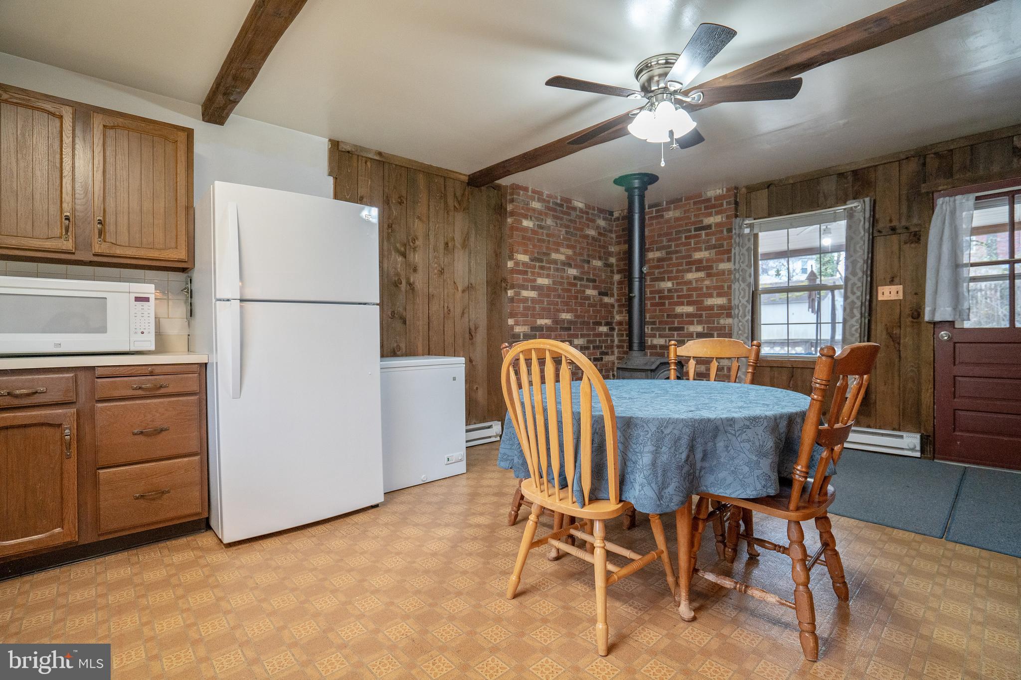 1241 Seven Oaks Road Baltimore, MD 21227 - Photo 8 of 40 Gallery Image 8