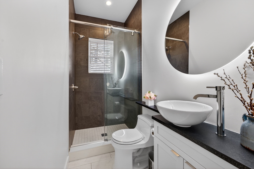 377 Walnut Street, Unit 1 Newton, MA 02460 - Photo 14 of 37