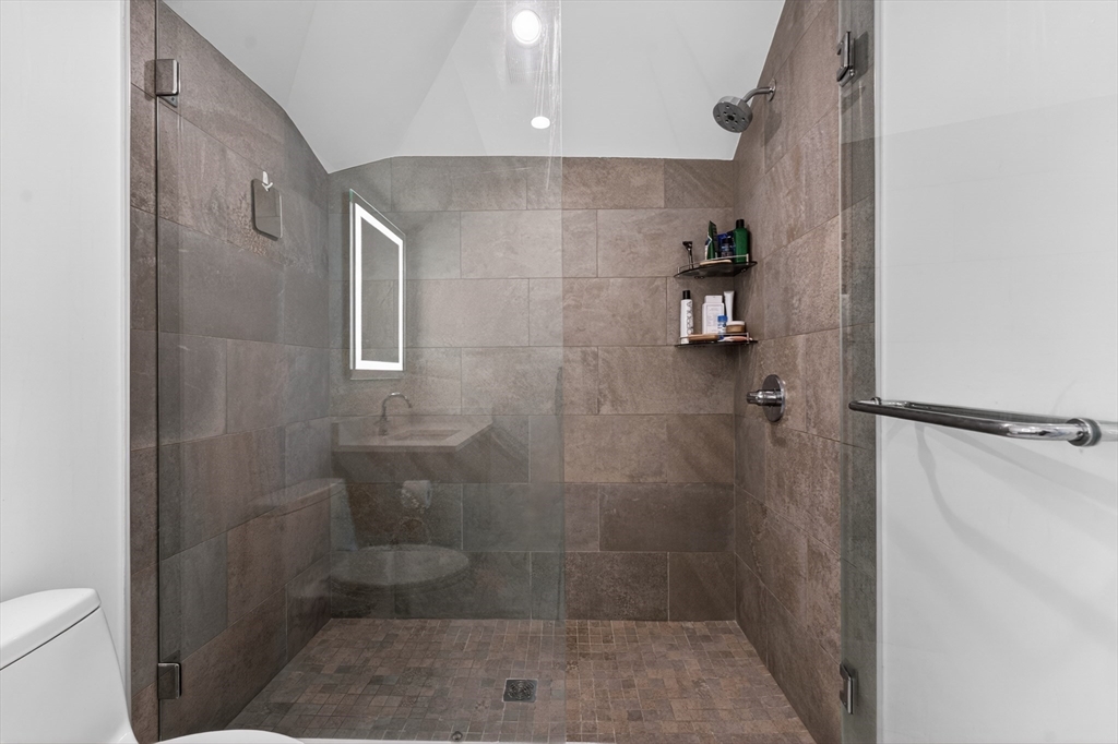 377 Walnut Street, Unit 1 Newton, MA 02460 - Photo 24 of 37