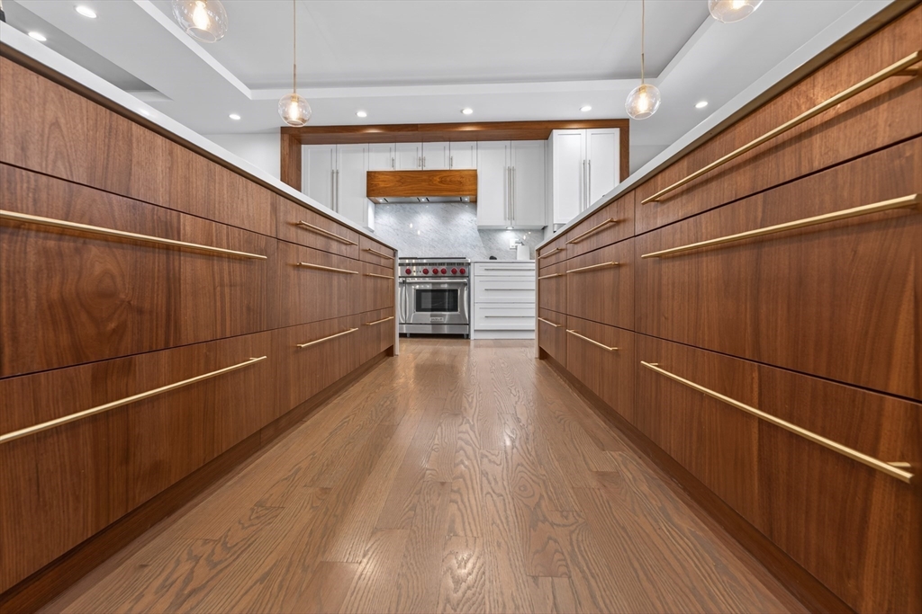377 Walnut Street, Unit 1 Newton, MA 02460 - Photo 6 of 37