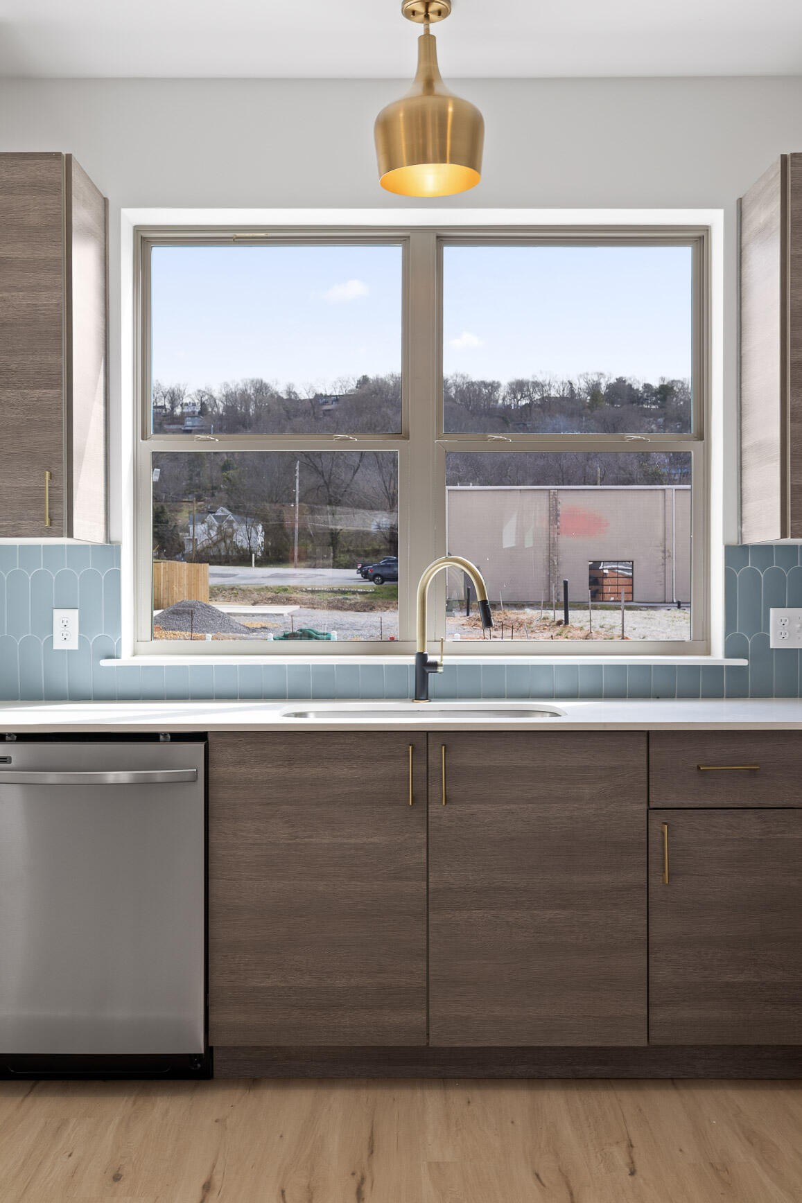 1847 Coosa Way Chattanooga, TN 37404 - Photo 8 of 52 a view of a counter top with a window