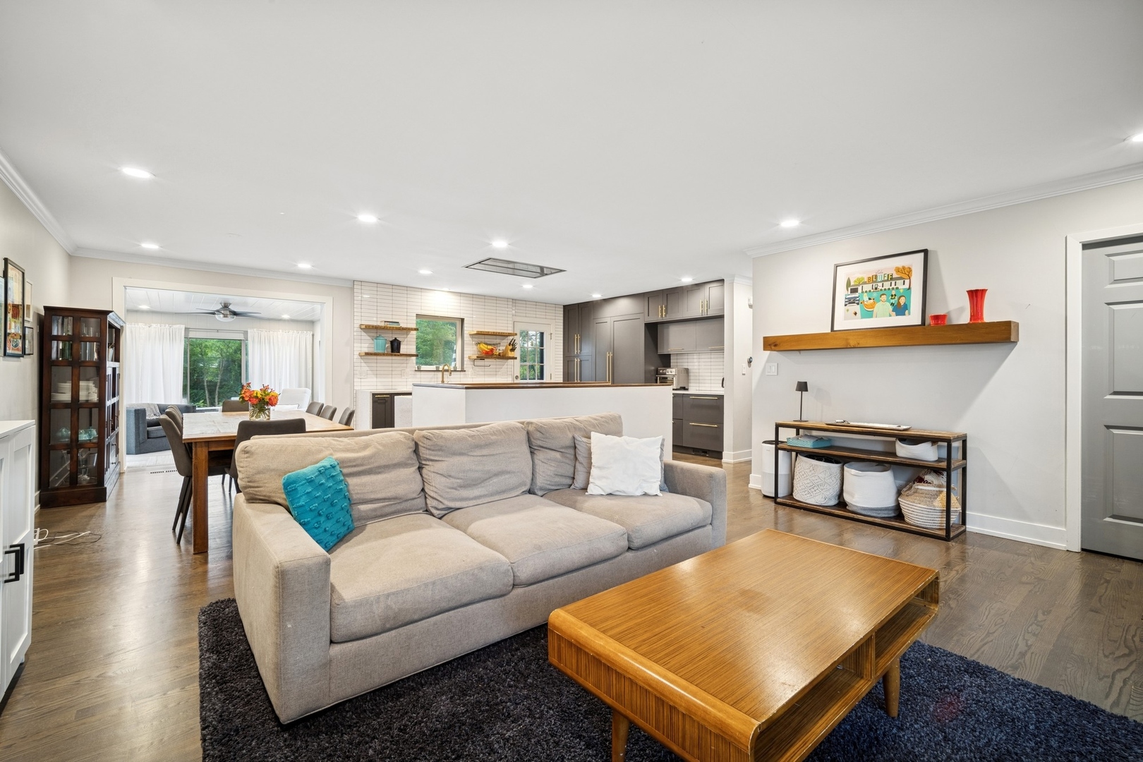 505 Pine Court Lake Bluff, IL 60044 - Photo 3 of 29 a living room with furniture and a table with wooden floor