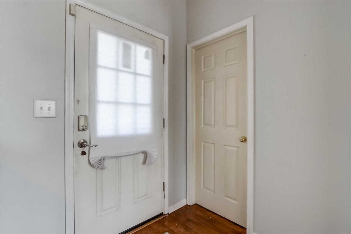 17885 Braewick Road, Unit 17217 Gurnee, IL 60031 - Photo 5 of 35 a view of bathroom with shower
