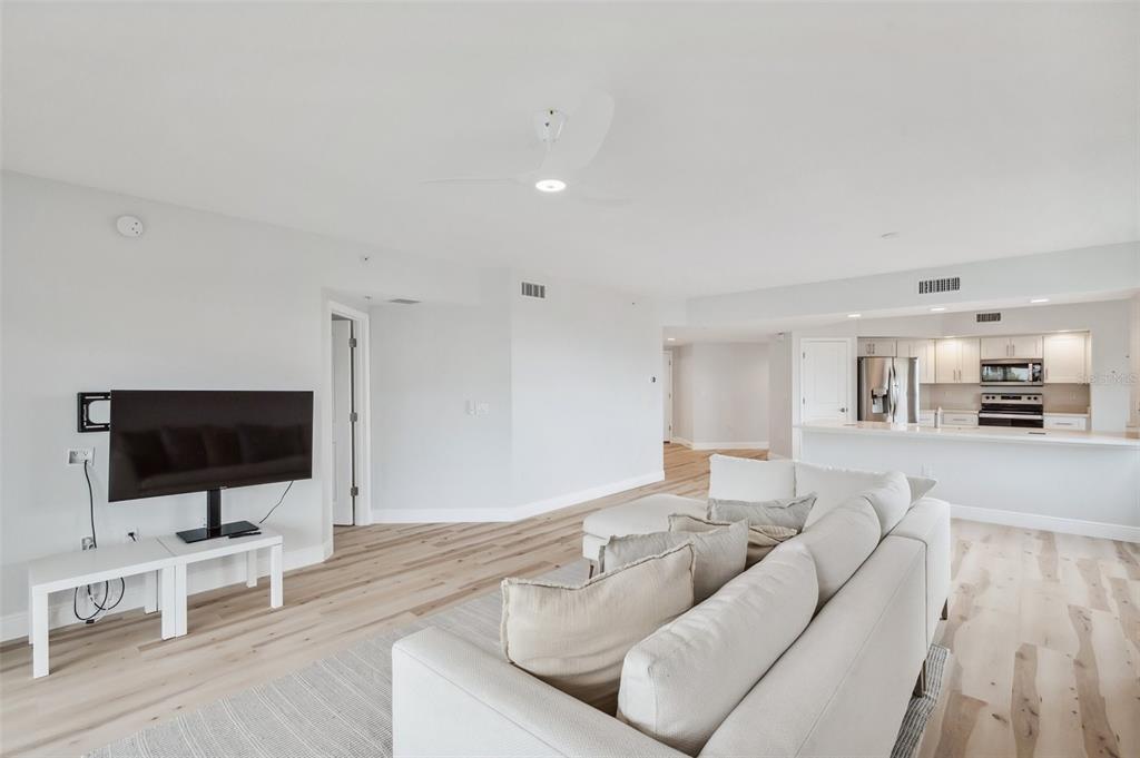 960 Starkey Road, Unit 10301 Largo, FL 33771 - Photo 19 of 48 Gallery Image 19
