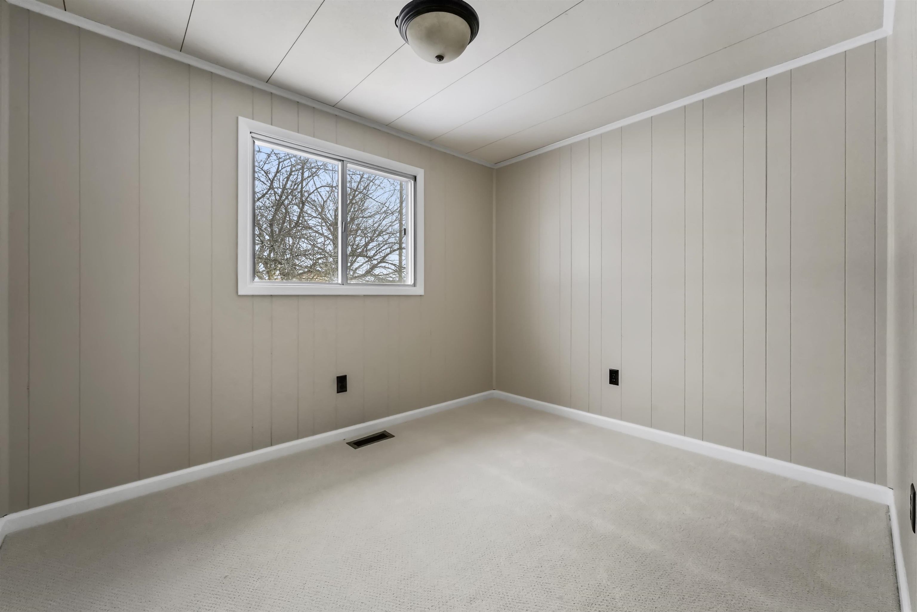 5150 Vance Road Grawn, MI 49637 - Photo 11 of 29 1906836-10.JPG