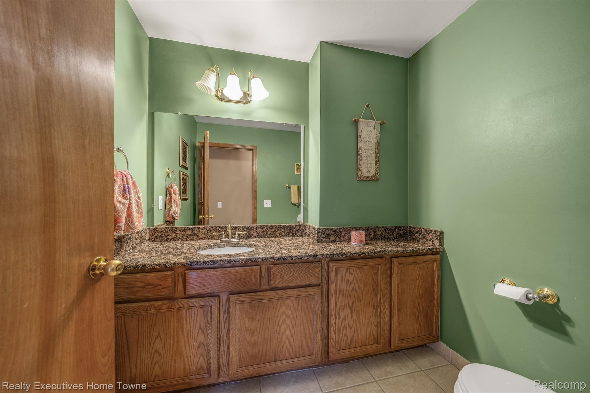 10969 Chicago Road Warren, MI 48093 - Photo 42 of 61 Half bathroom on main floor
