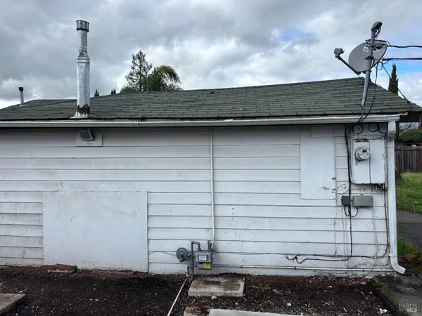 $369,000 | 1427 Russell Avenue, Santa Rosa, CA 95403