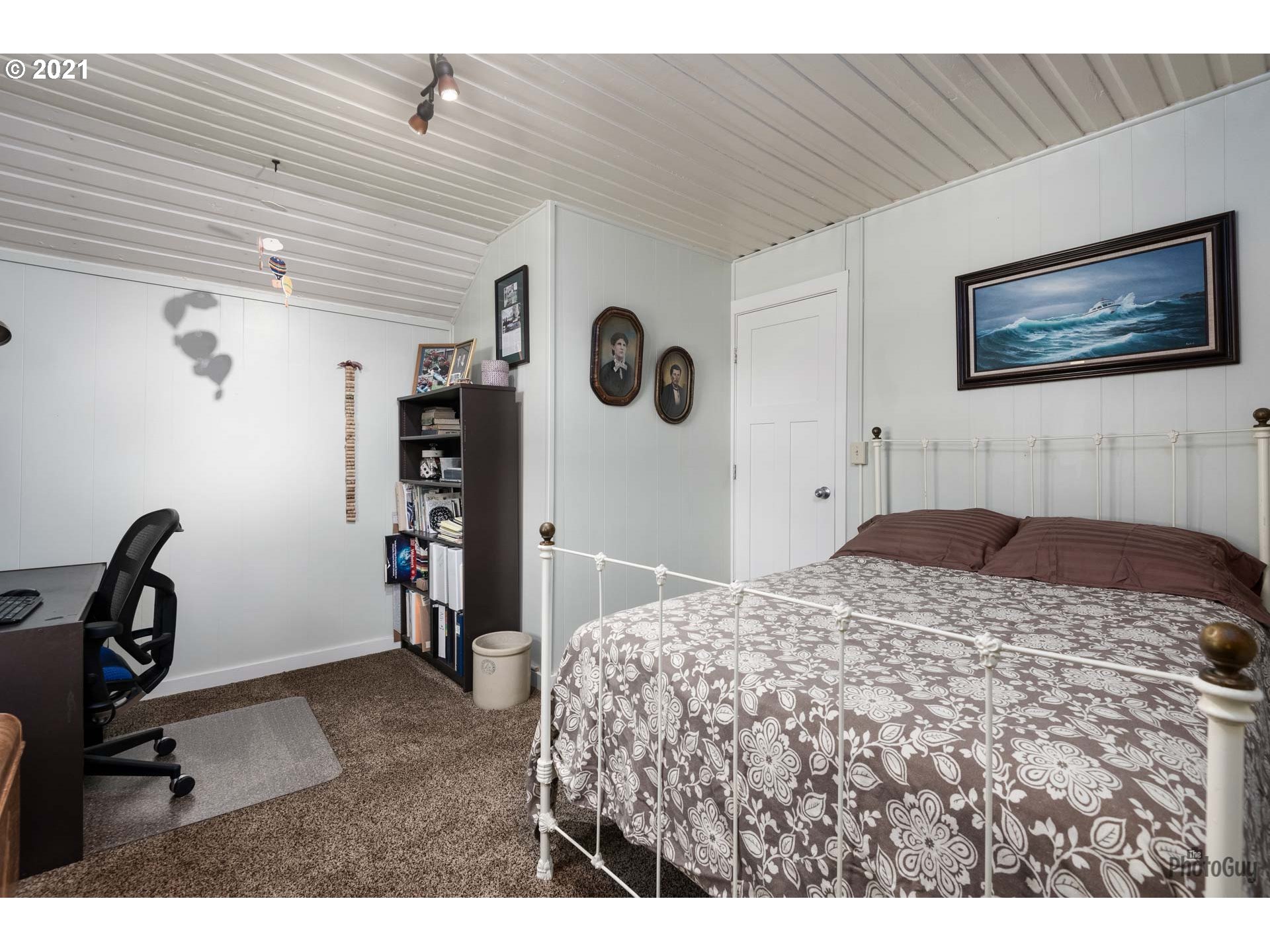32481 Howard Loop Cottage Grove, OR 97424 - Photo 19 of 32 Gallery Image 19