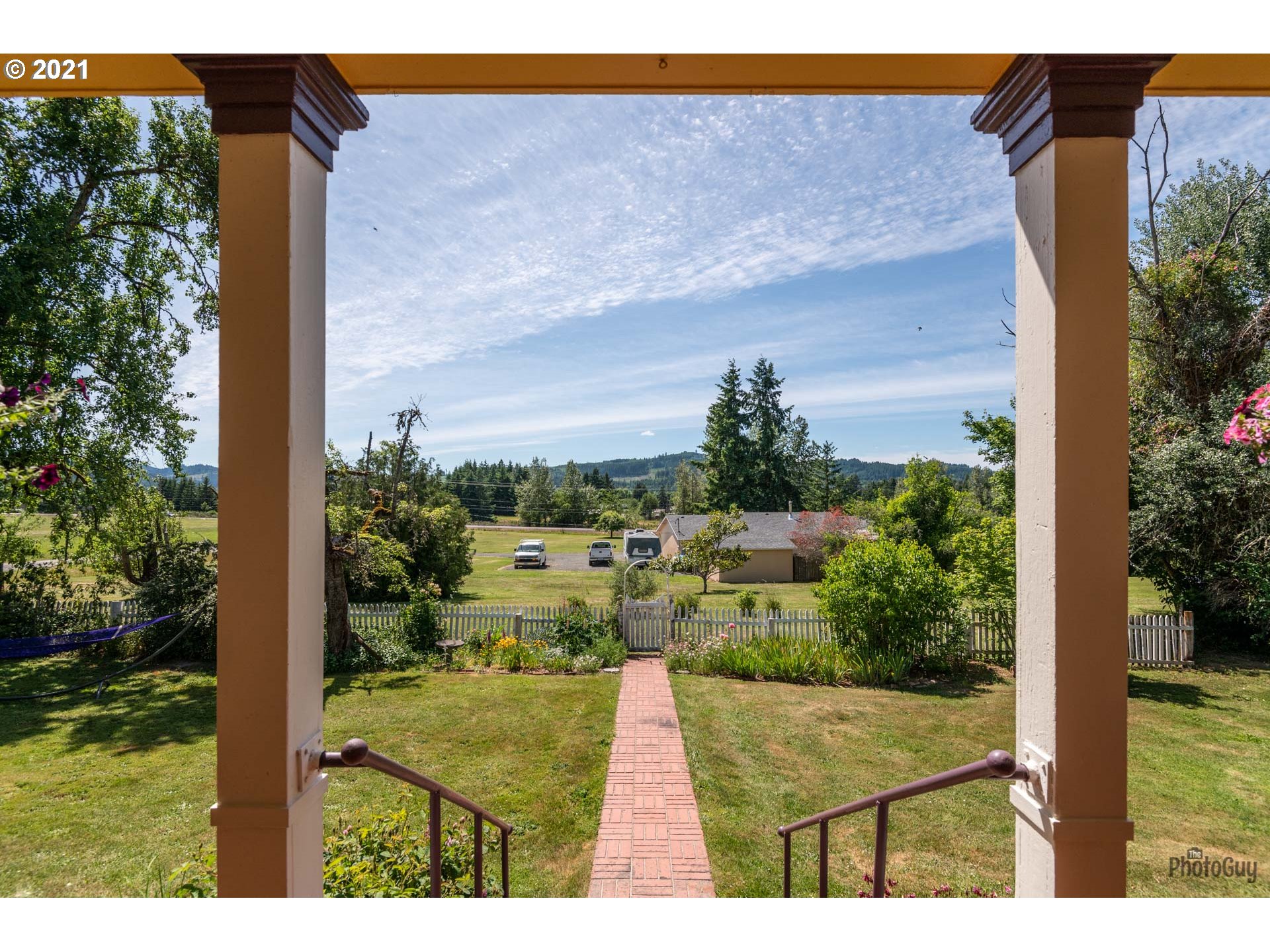 32481 Howard Loop Cottage Grove, OR 97424 - Photo 6 of 32 Gallery Image 6