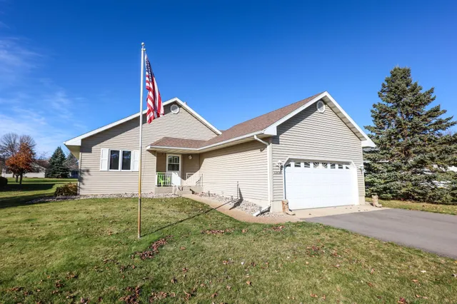 $309,900 | 1268 Westbrook Circle, Alexandria, MN 56308