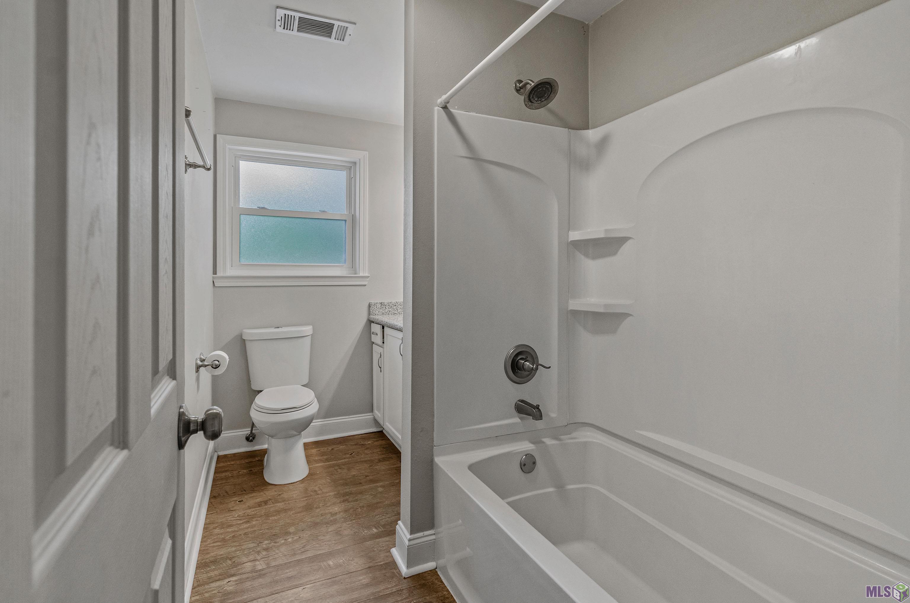11274 Arnold Road Denham Springs, LA 70726 - Photo 14 of 24 Bathroom 2