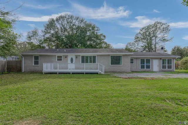 $295,000 | 11274 Arnold Road, Denham Springs, LA 70726