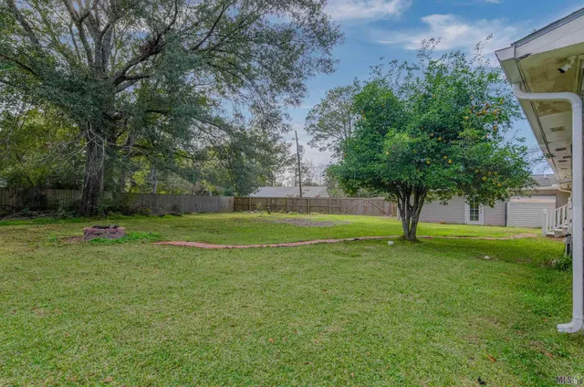 $295,000 | 11274 Arnold Road, Denham Springs, LA 70726