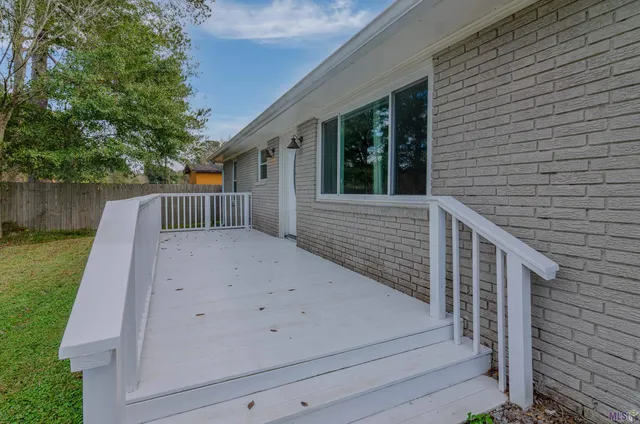 $295,000 | 11274 Arnold Road, Denham Springs, LA 70726