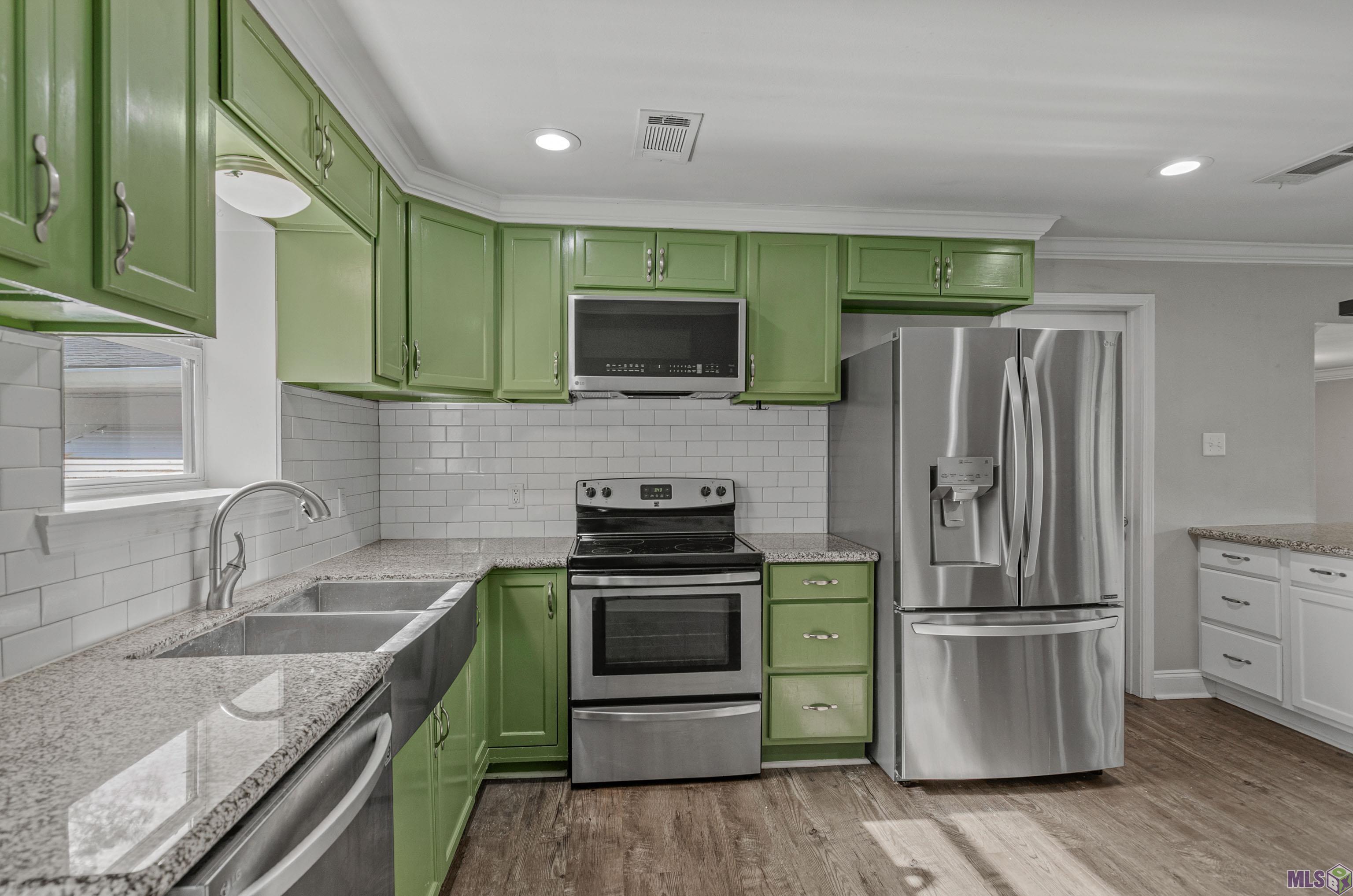11274 Arnold Road Denham Springs, LA 70726 - Photo 8 of 24 Stainless Appliances
