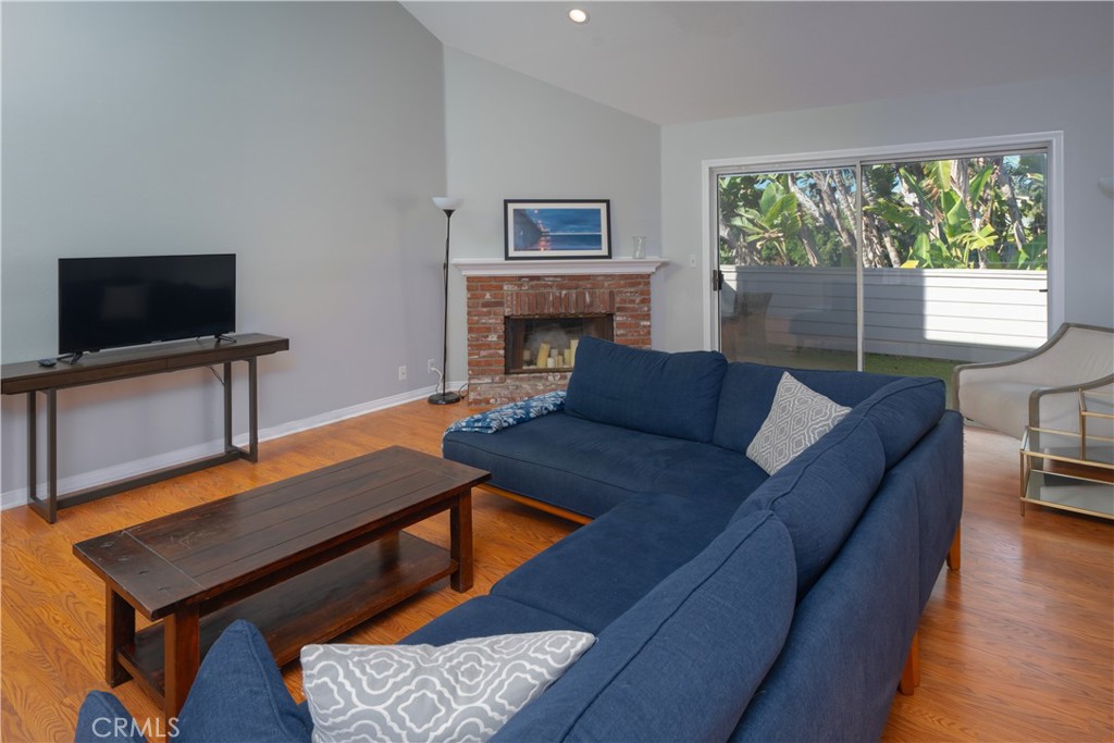 1806 Carnegie Lane, Unit B Redondo Beach, CA 90278 - Photo 5 of 33