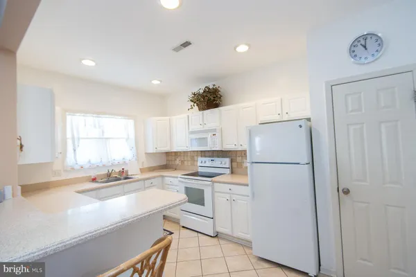 $370,000 | 34673 Villa Circle, Unit 301, Lewes, DE 19958