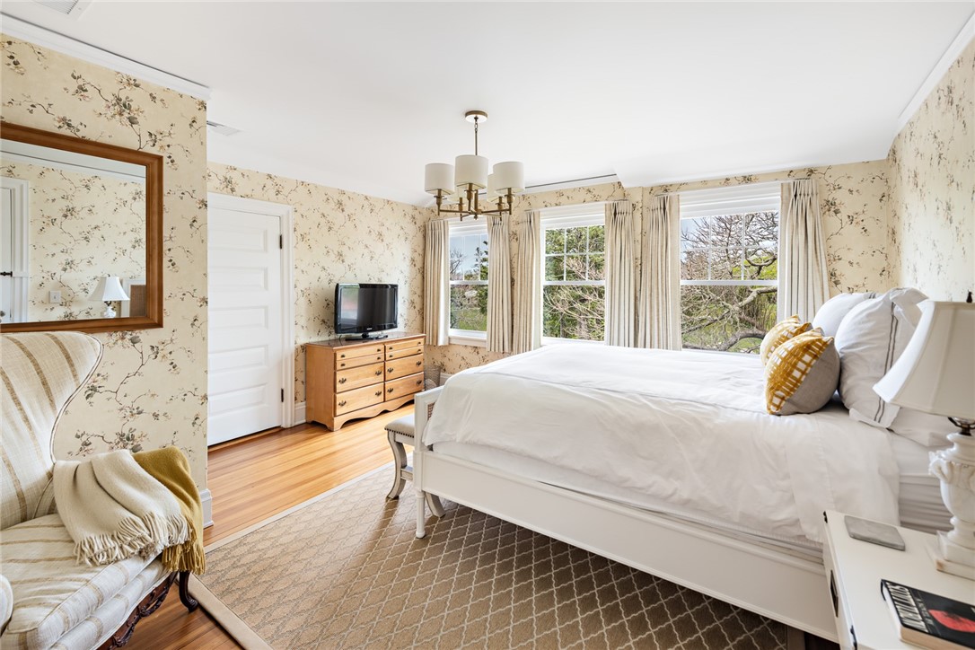 4 Yosemite Valley Road Westerly, RI 02891 - Photo 12 of 40