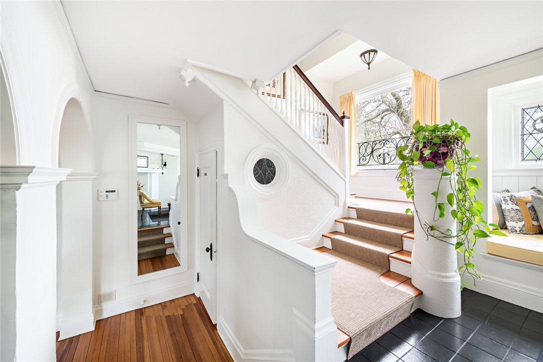 4 Yosemite Valley Road Westerly, RI 02891 - Photo 19 of 40