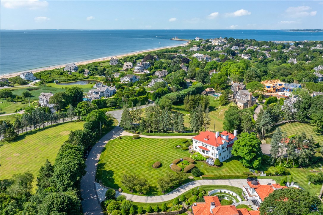 4 Yosemite Valley Road Westerly, RI 02891 - Photo 2 of 40