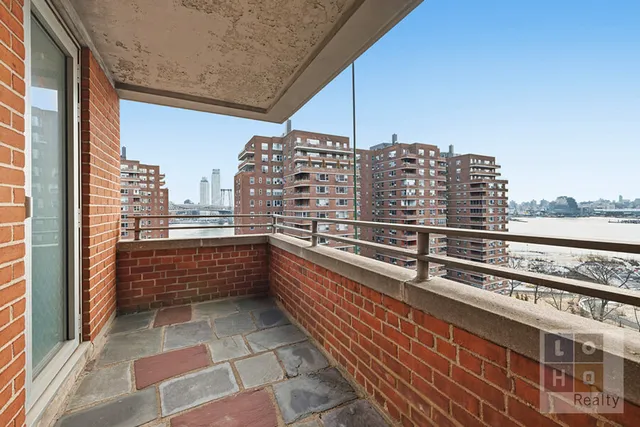 $895,000 | 573 Grand Street, Unit D1504 | Lower East Side