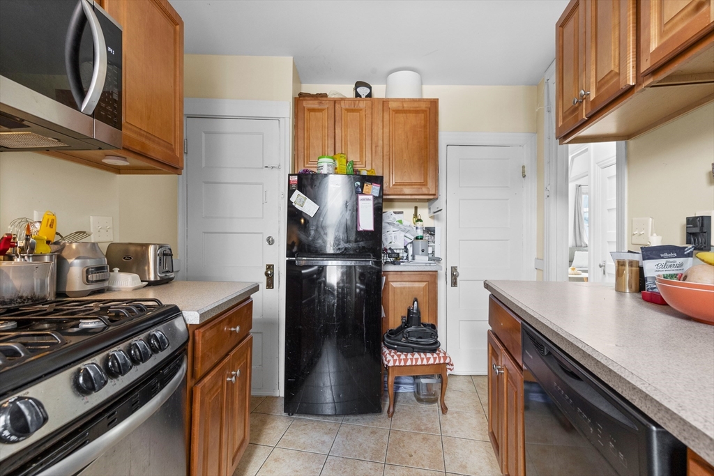 15 Wallingford Road Boston, MA 02135 - Photo 12 of 26 Gallery Image 12
