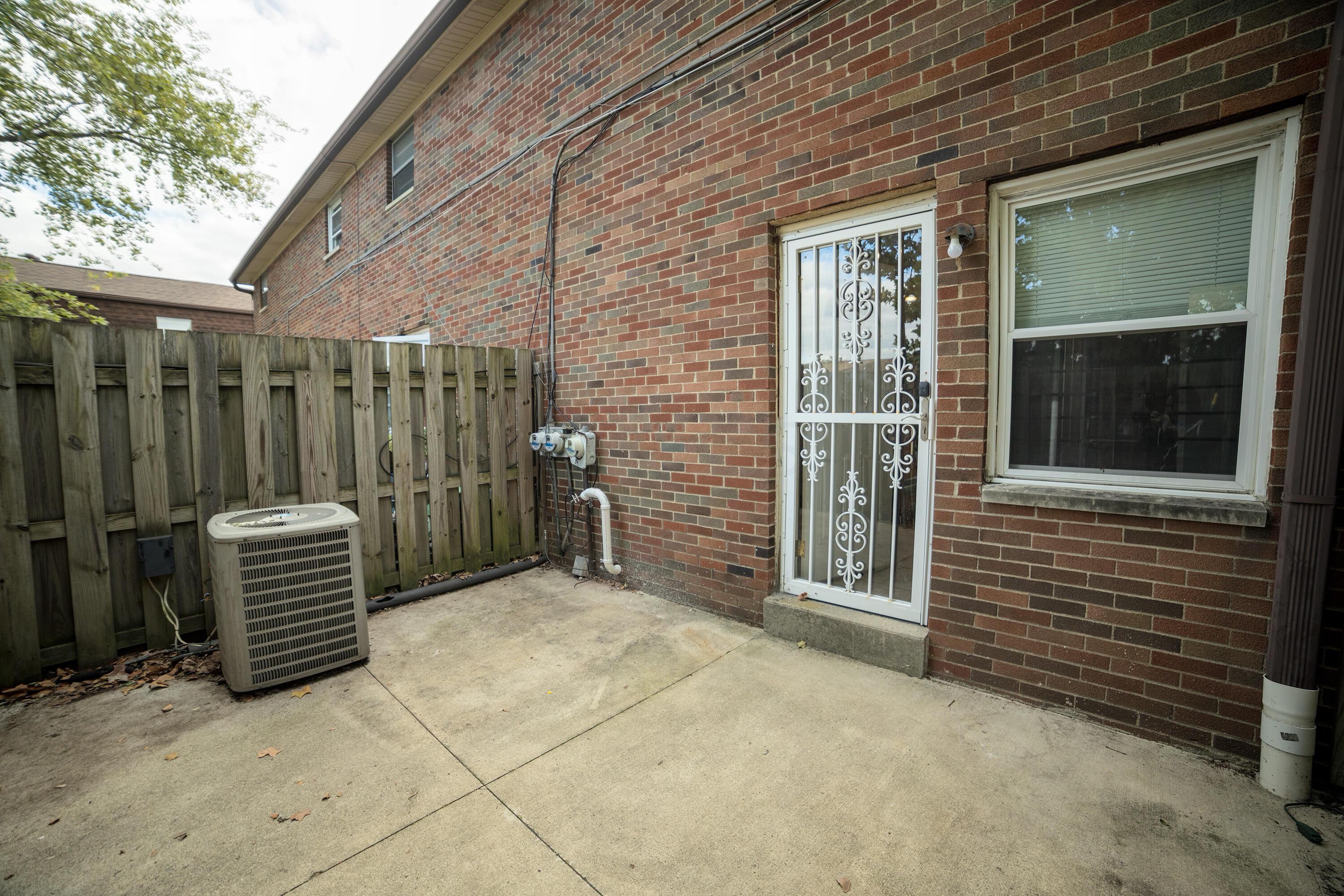 5720 Beechcroft Road, Unit J Columbus, OH 43229 - Photo 9 of 9 5720Beechcroft_10