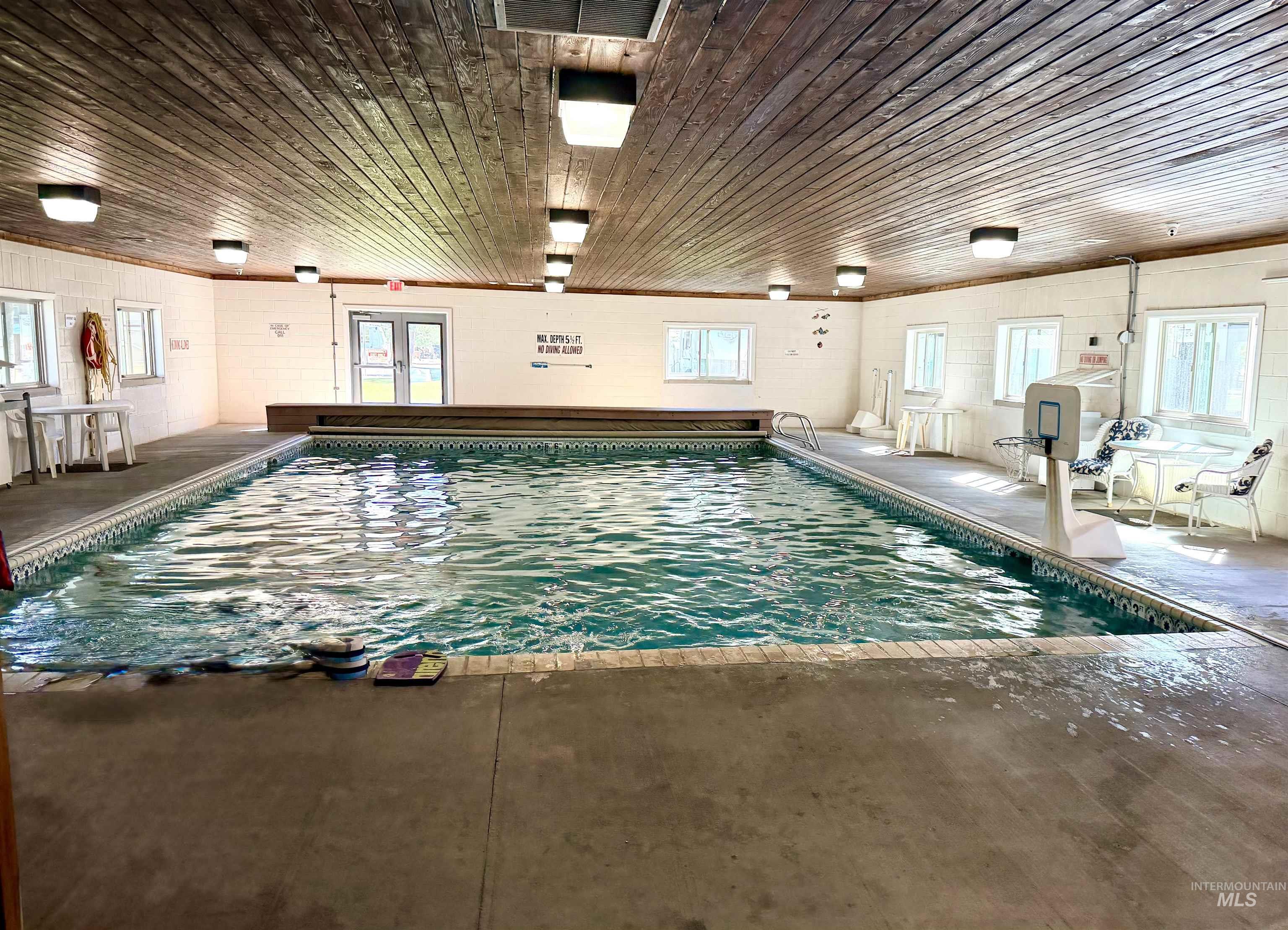 33-35 A Street Cascade, ID 83611 - Photo 19 of 20 Indoor swimming pool