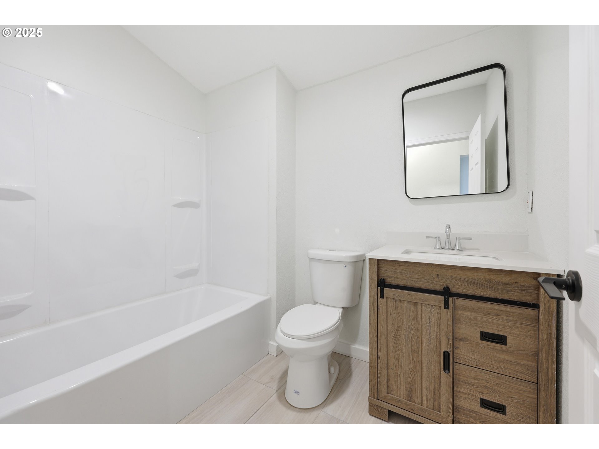 2004 Southeast 143rd Avenue Portland, OR 97233 - Photo 21 of 35