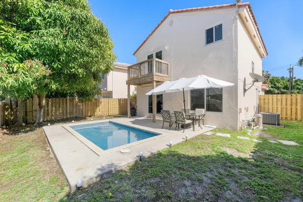 $564,900 | 6363 Seagrape Circle, Margate, FL 33063
