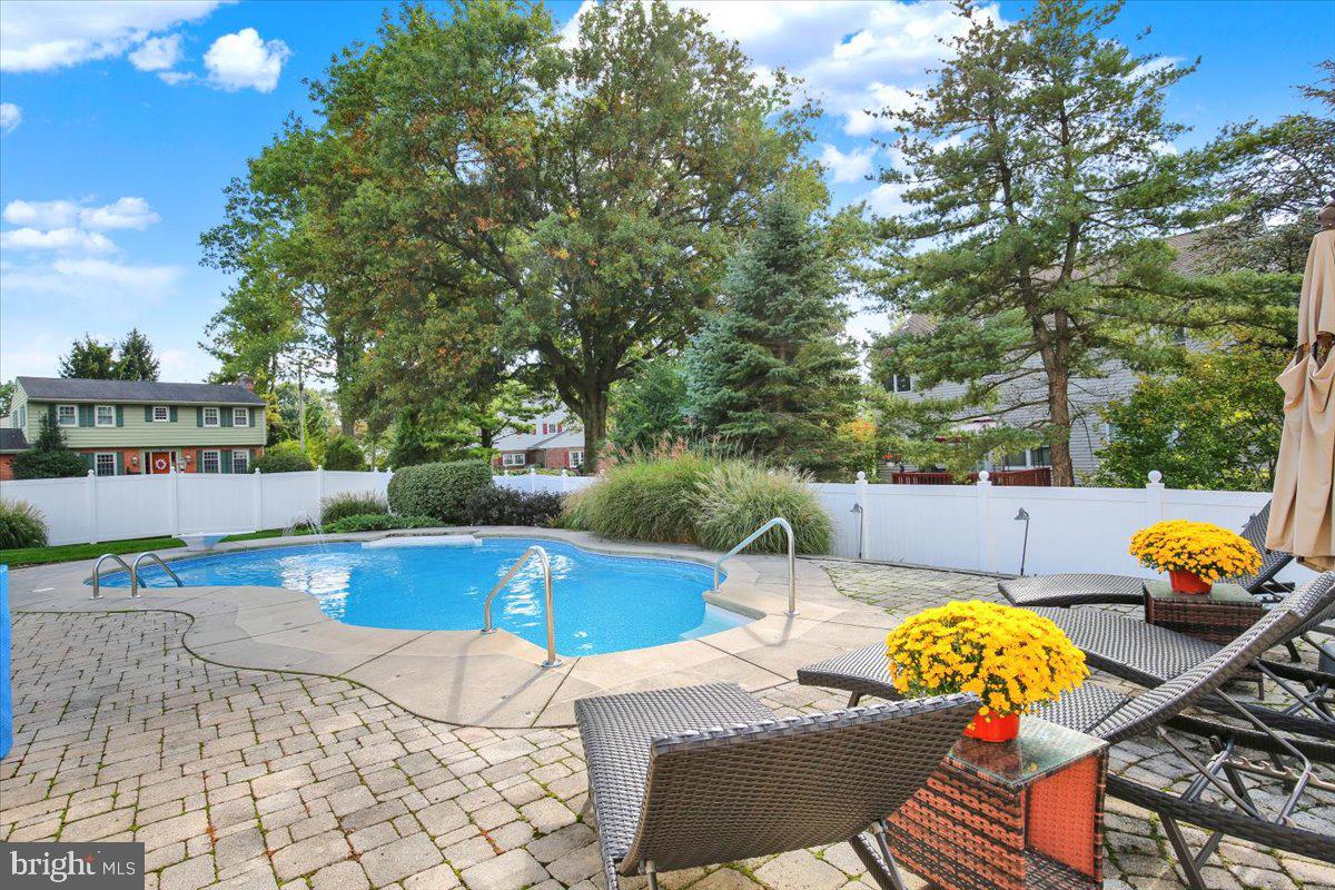 300 Elizabeth Drive Sinking Spring, PA 19608 - Photo 8 of 53 Gallery Image 8