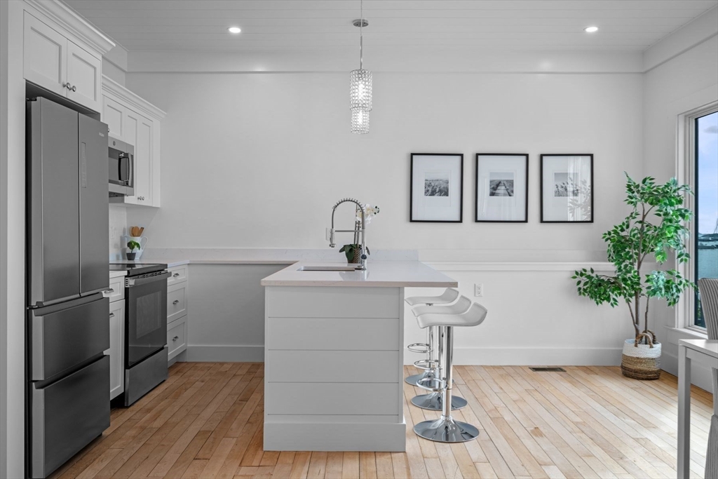 95 Front Street, Unit 1 Marblehead, MA 01945 - Photo 10 of 28