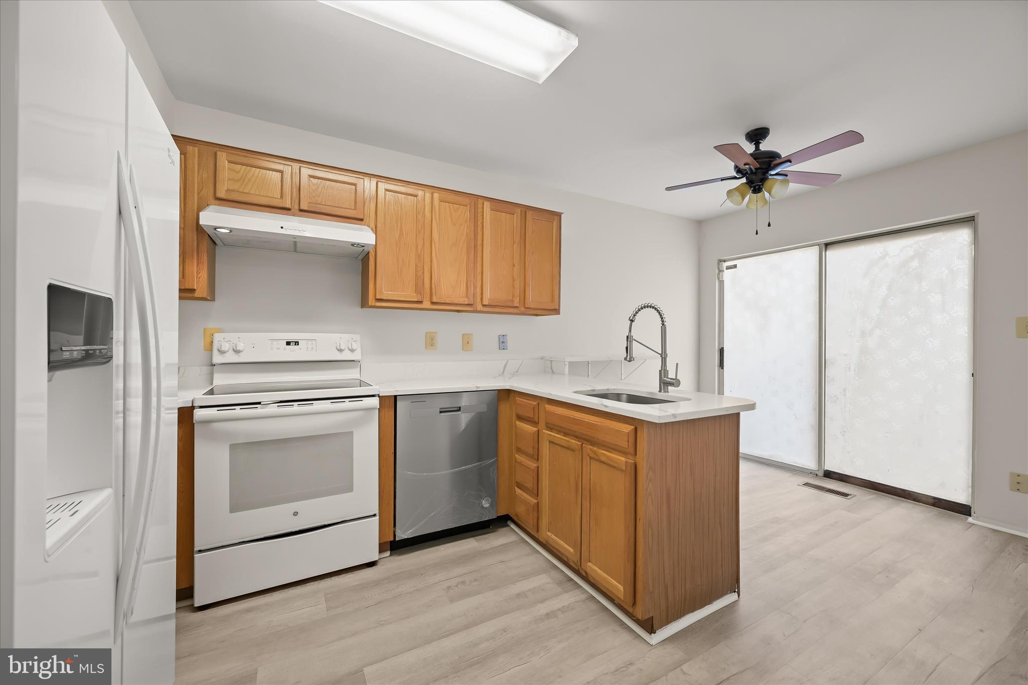 10789 Kitchener Court Bowie, MD 20721 - Photo 9 of 36 Kitchen