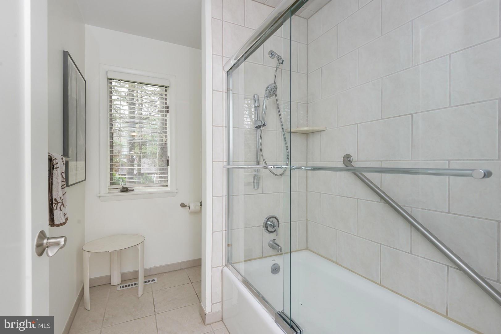 3709 Gardenview Road Baltimore, MD 21208 - Photo 11 of 30 Bath (Master)