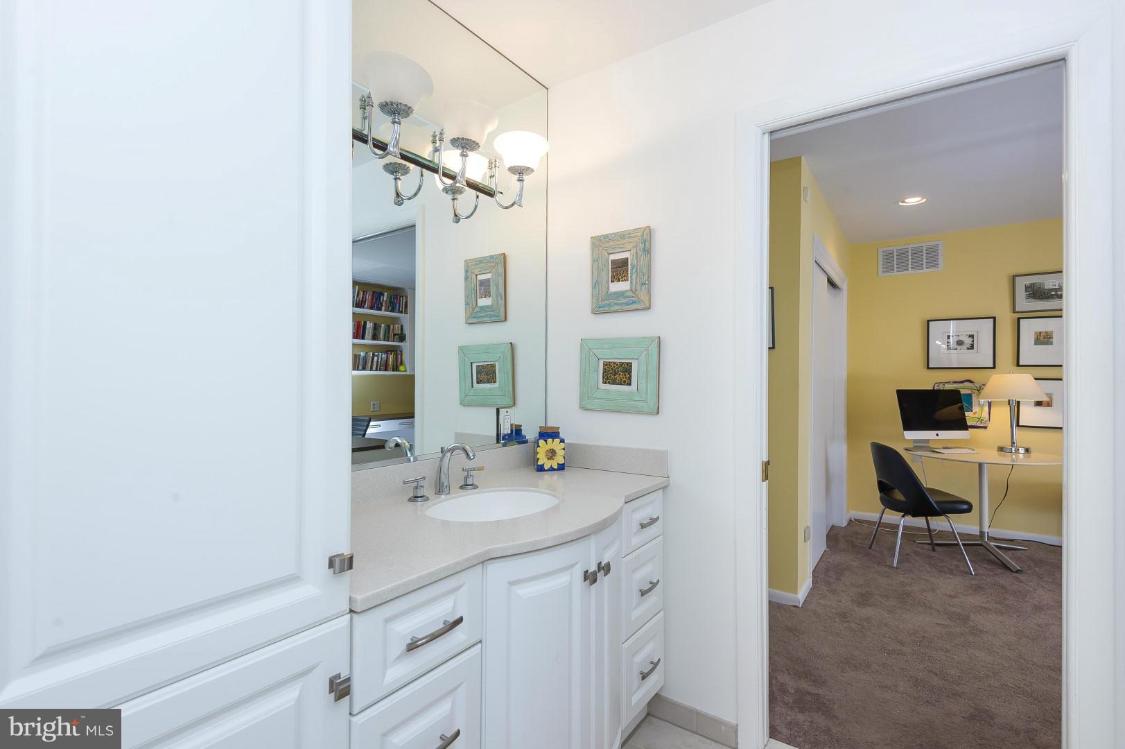 3709 Gardenview Road Baltimore, MD 21208 - Photo 10 of 30 Bath (Master)