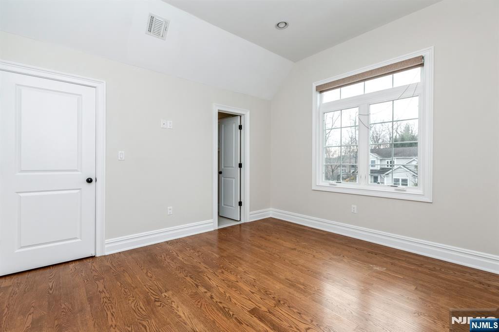 15 Woodland Road Cresskill, NJ 07626 - Photo 23 of 34