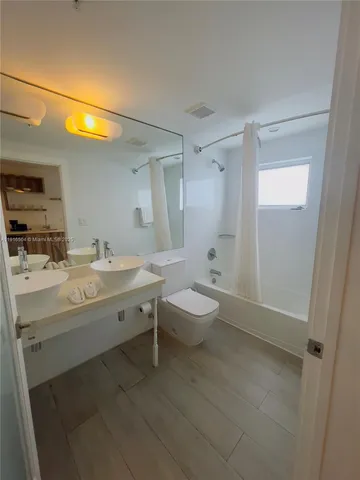 $1,850 | 8320 Harding Avenue, Unit 606, Miami Beach, FL 33141