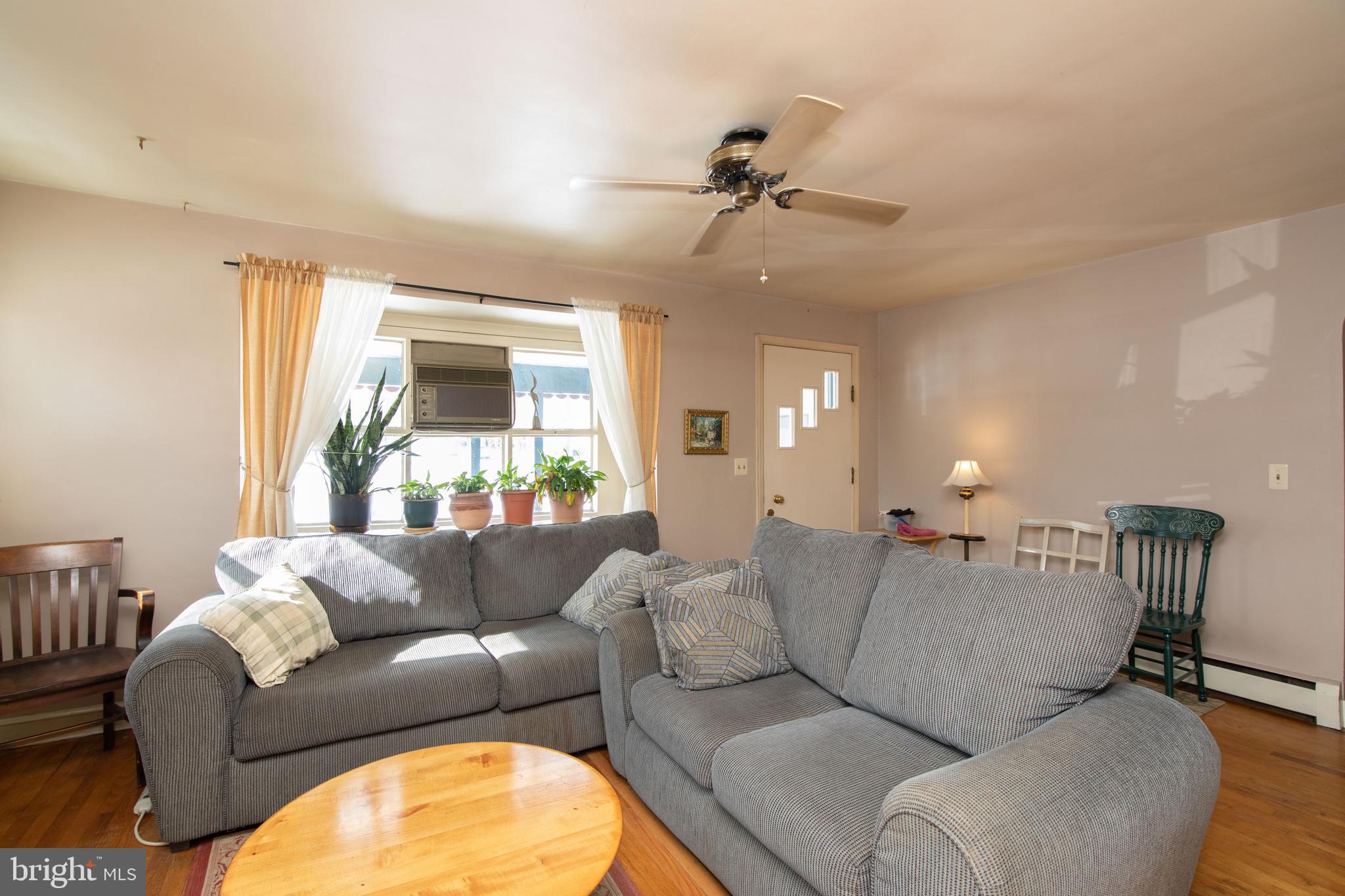 1398 Good Intent Road Woodbury, NJ 08096 - Photo 4 of 41 Living Room