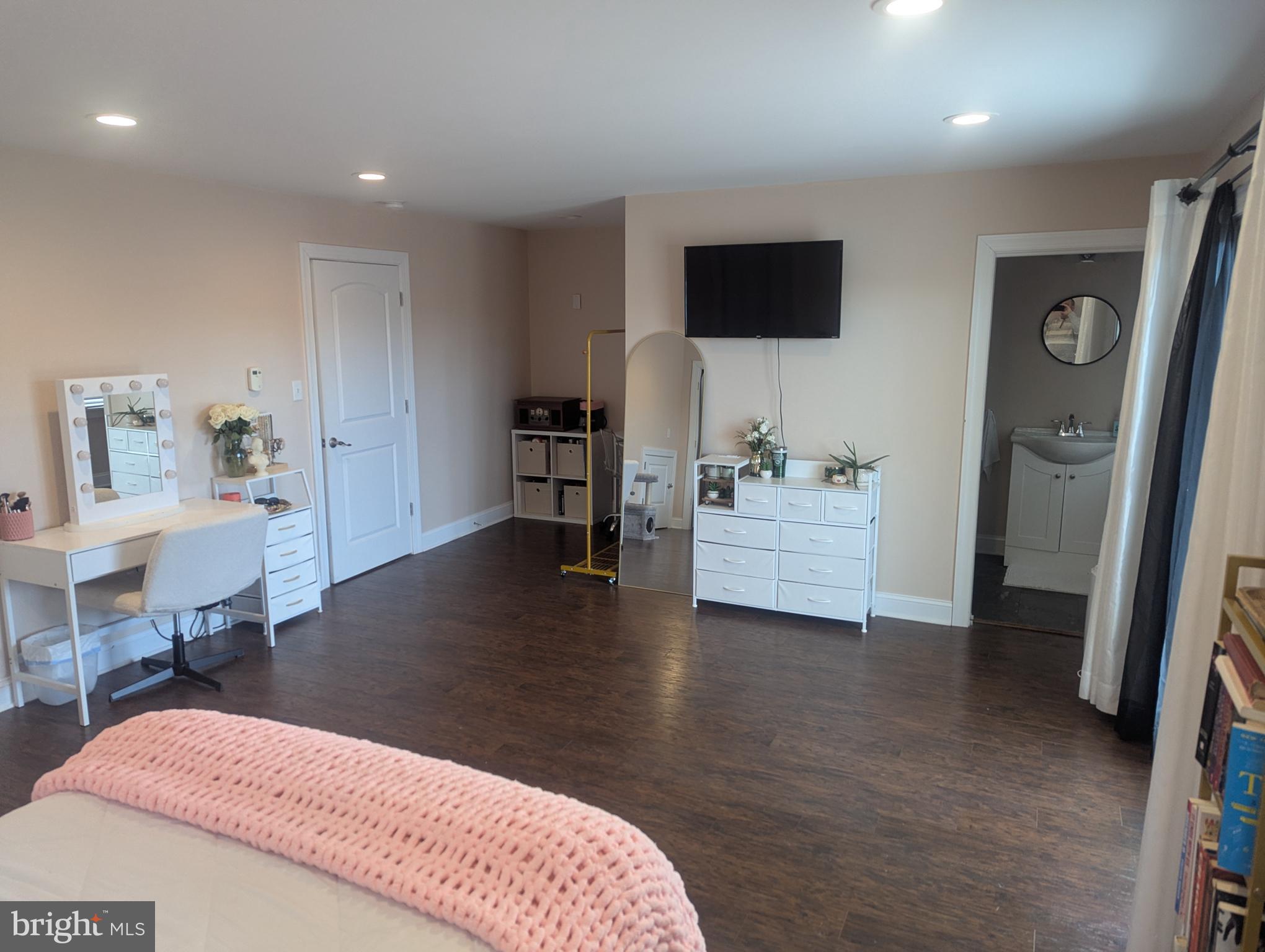 230 South Green Street Tuckerton, NJ 08087 - Photo 28 of 72 a living room with furniture and a flat screen tv